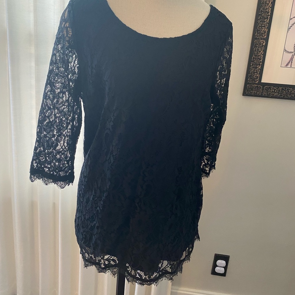 Beautiful lace blouse with gold zipper in back